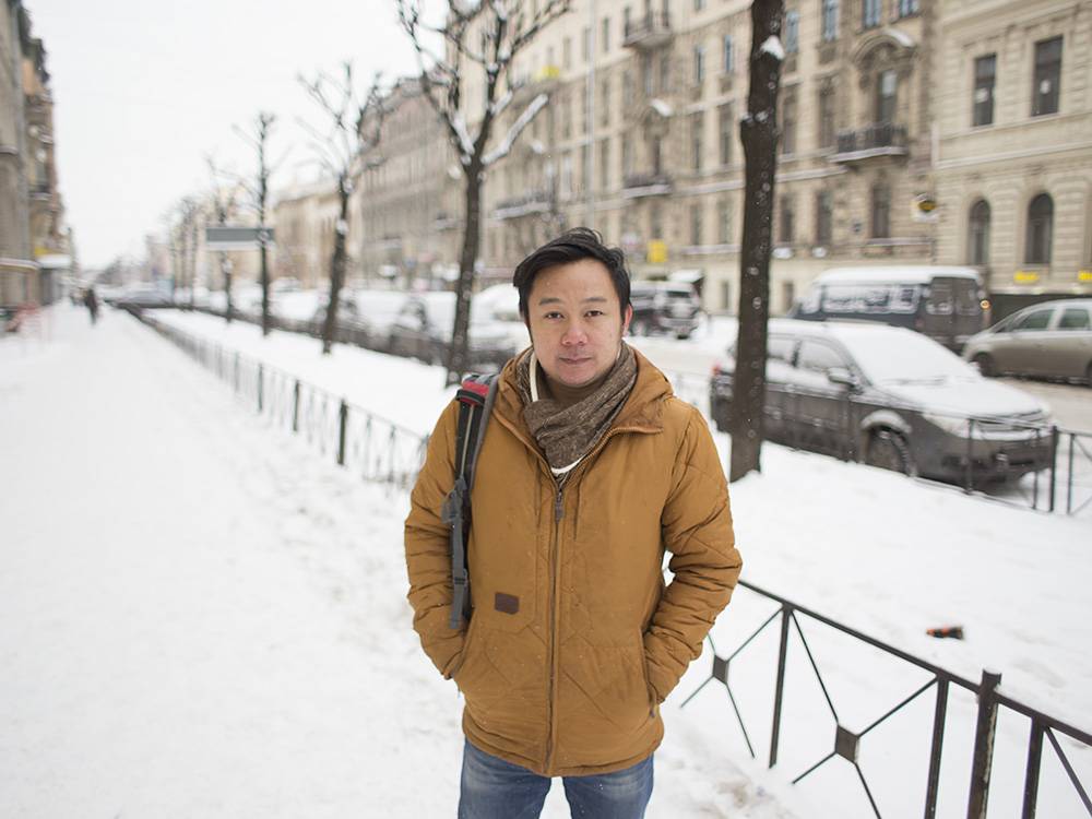 Иностранец Атхит рассказал о жизни в РФ: «Я боялся выходить из комнаты»