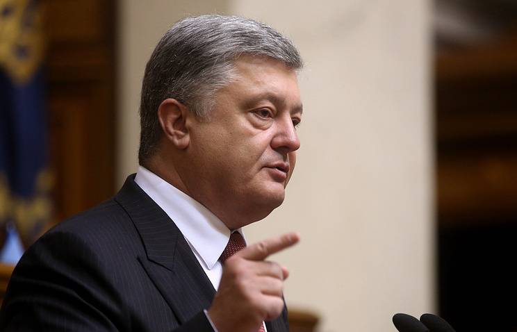 Порошенко заявил, что скоро определится с участием в президентских выборах