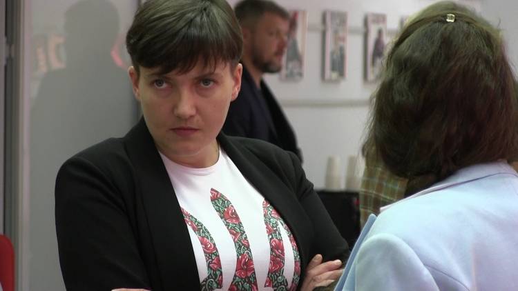Савченко об отдыхе Луценко и Порошенко: Это пир во время чумы Савченко об отдыхе Луценко и Порошенко: Это пир во время чумы