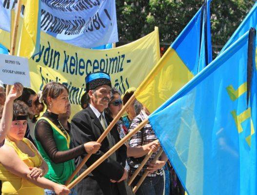 Украинские националисты крымско-татарским — не товарищи