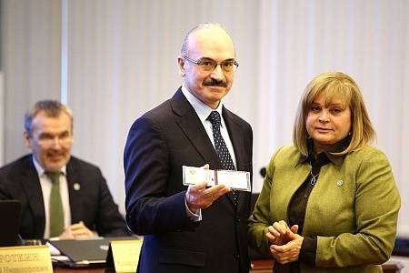 Проверку ЦИК прошли 8 кандидатов в президенты