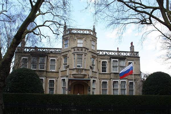Посольство России в Британии «прошлось» по сторонникам теории заговора