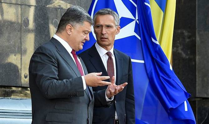 Между НАТО и МВФ: на Украину с Запада поступают противоречивые указания