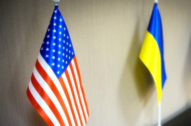 Америка лихорадочно ищет варианты смены власти на Украине