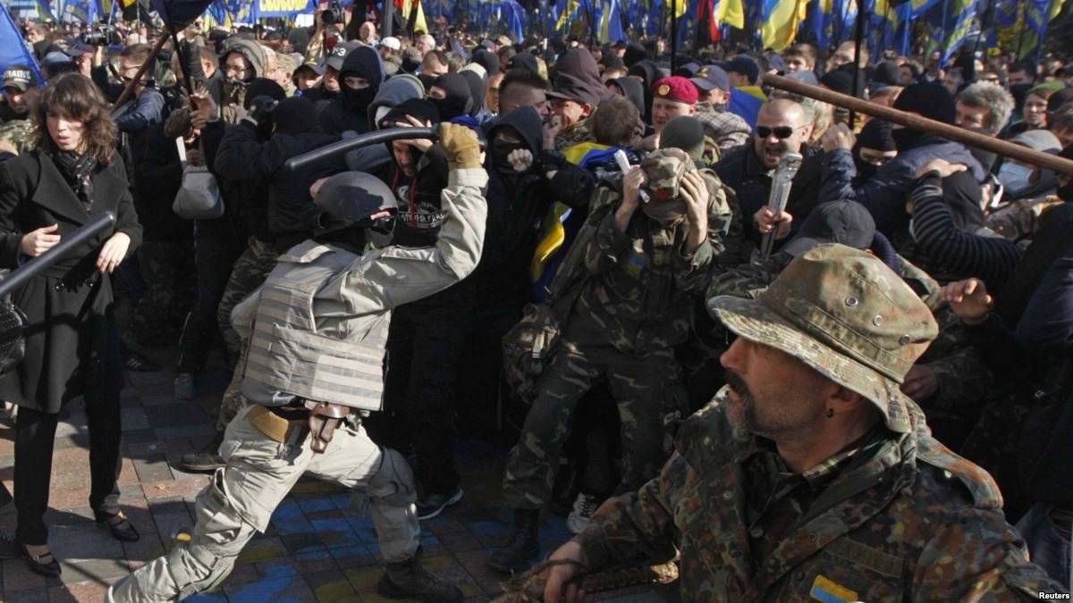 Украину ждут стихийные бунты, саботаж и война «всех против всех»
