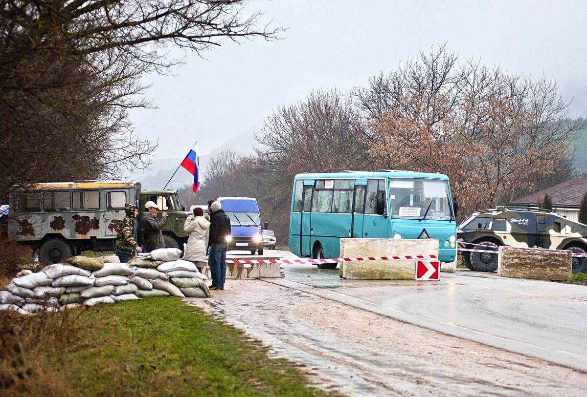 Украина недоумевает: зачем Россия убирает блокпосты на границе с Крымом