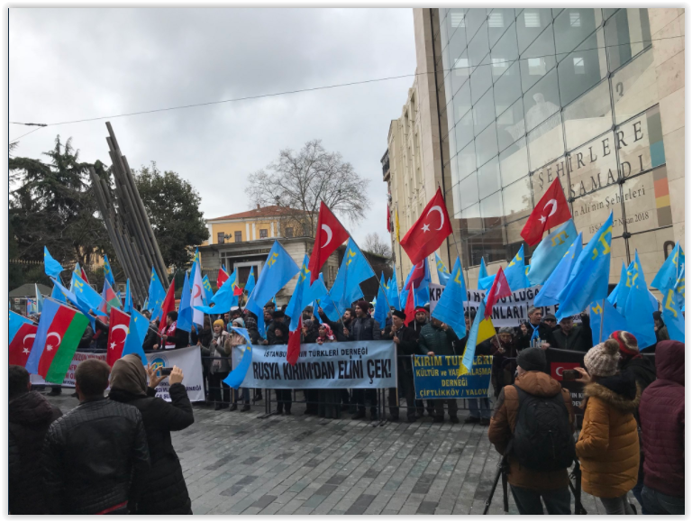 Турецкие татары выступили против присоединения Крыма спустя четыре года