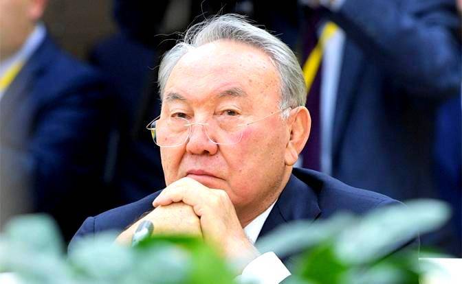 Назарбаев велел русским прикусить язык