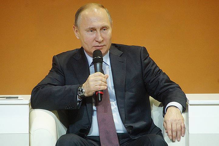 Путин: Я не читаю твиттер Трампа и я никогда не скакал на медведе