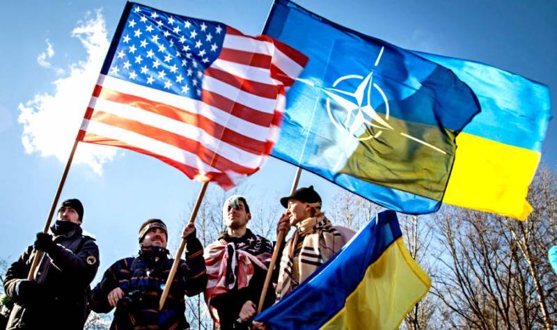 Украина уже одной ногой в НАТО