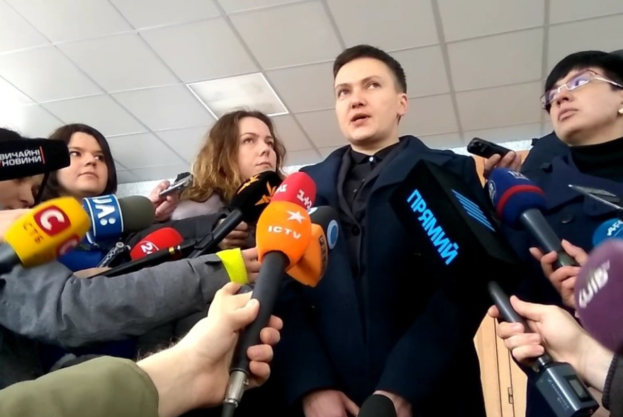 Надежда Савченко на пороге СБУ призвала к свержению власти Порошенко