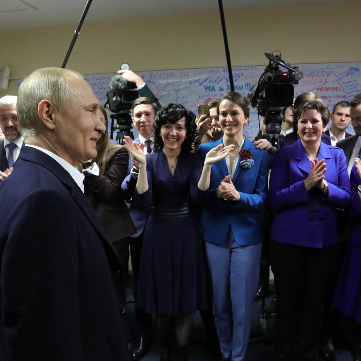 Информкампания против РФ извне еще более сплотила избирателей вокруг Путина Информкампания против РФ извне еще более сплотила избирателей вокруг Путина