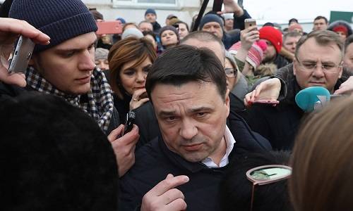 Сеньор губернатор Подмосковья сдал своего вассала из-за мусорного бунта… Сеньор губернатор Подмосковья сдал своего вассала из-за мусорного бунта…