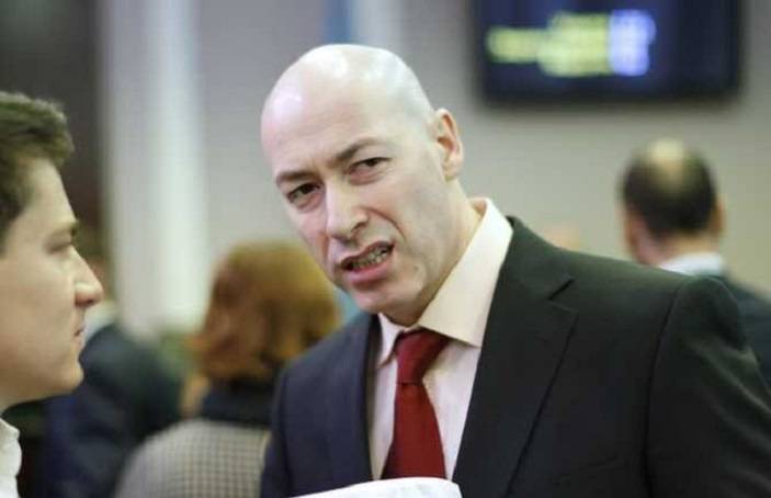 Гордон о дружбе с Россией: без русских поляки и венгры порвут нас на части Гордон о дружбе с Россией: без русских поляки и венгры порвут нас на части