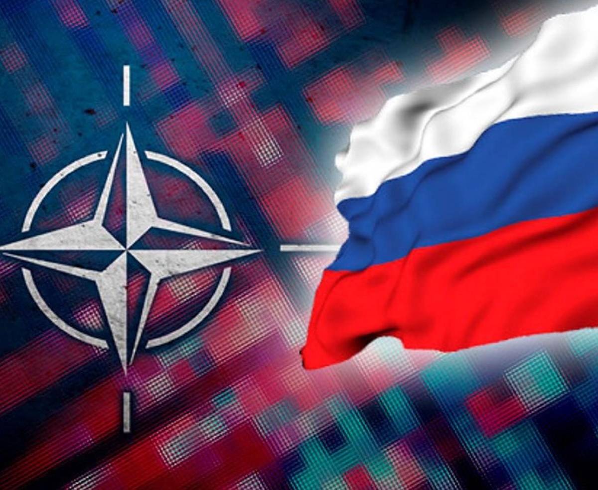 Театр абсурда: НАТО отказывает дипломатам