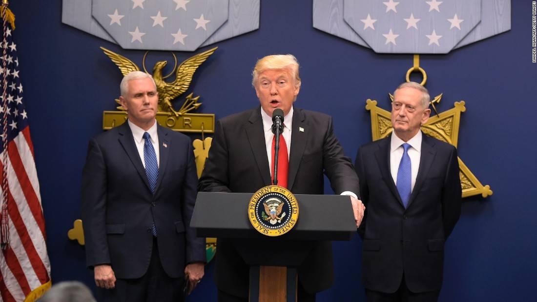 Трамп примет решение о военном ударе по Сирии в течение 24-48 часов Трамп примет решение о военном ударе по Сирии в течение 24-48 часов