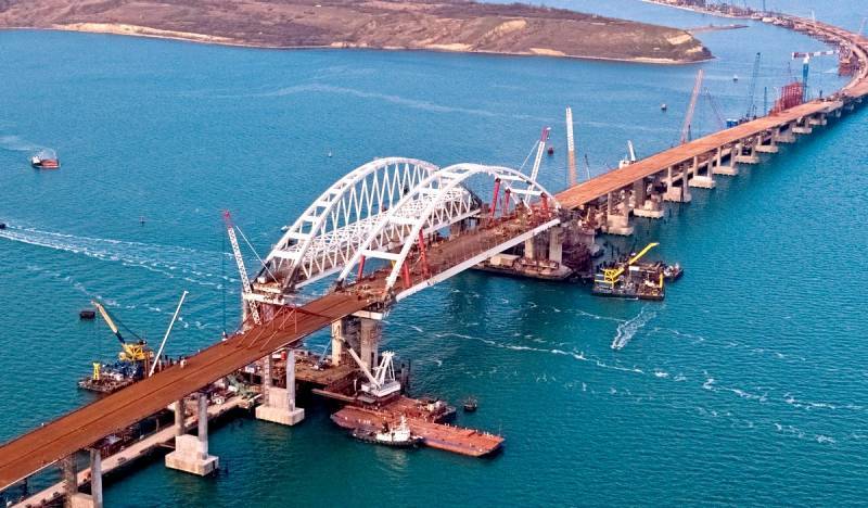 «Крымский мост рухнет, а Россия развалится»