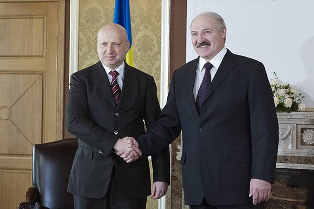 Лукашенко обещал предупредить Украину о нападении России?