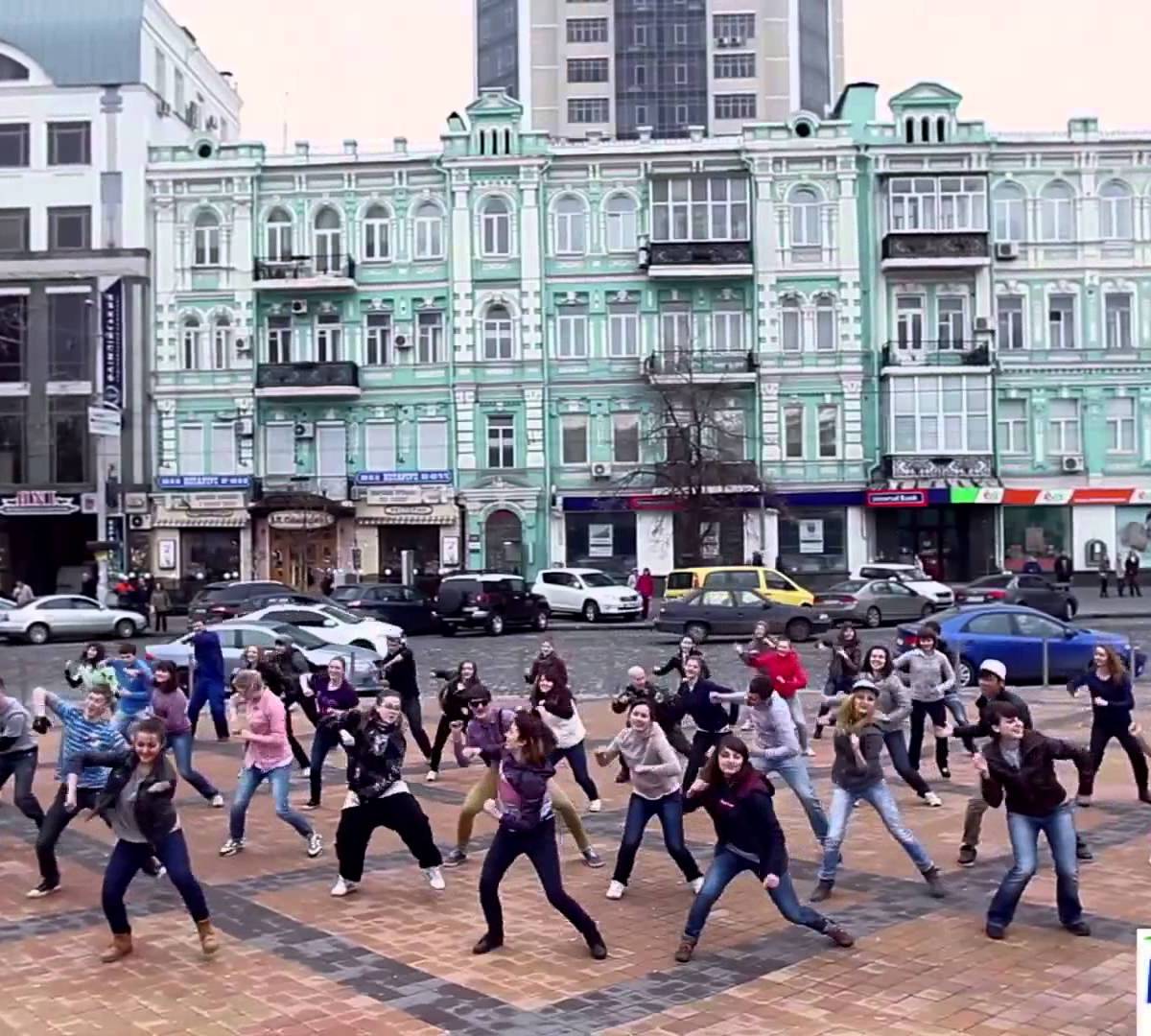 Вопреки всем запретам украинская молодежь все больше говорит по-русски