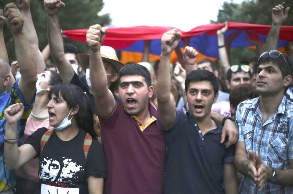 Армения в шаге от майдана