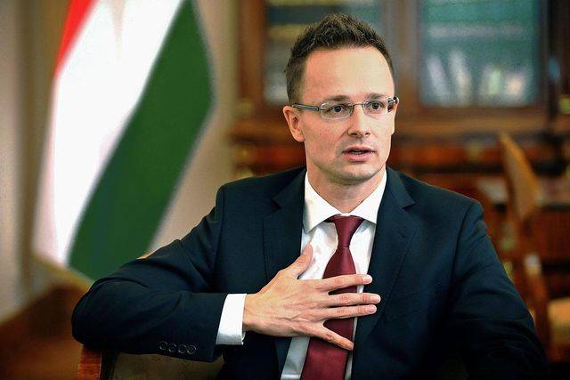 Венгрия ждет третий нож в спину от Украины