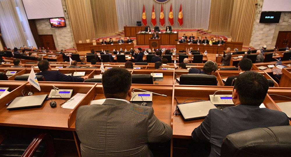 Что стоит за сменой правительства в Кыргызстане? Что стоит за сменой правительства в Кыргызстане?