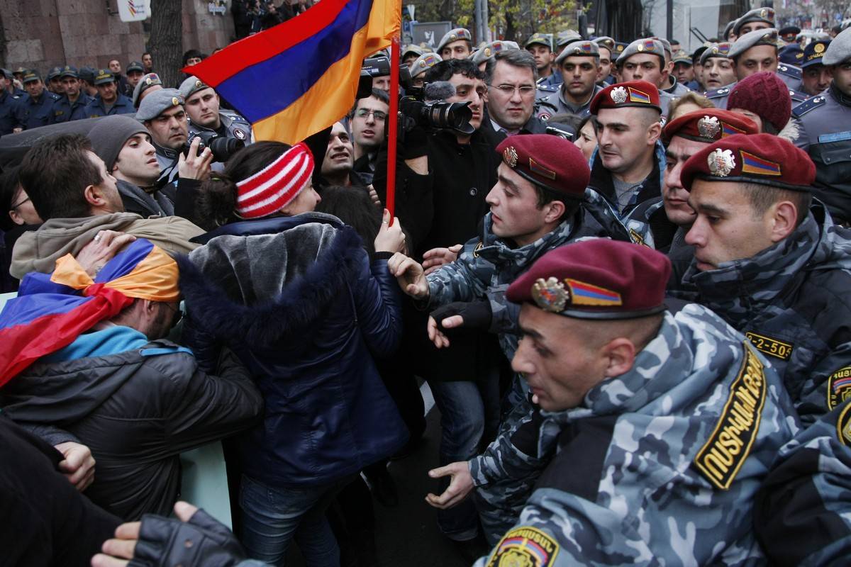 Это не тот «Майдан»: западная пресса проигнорировала армянскую революцию