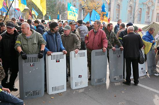 Три четверти жителей Украины считают, что страна идёт неправильным курсом Три четверти жителей Украины считают, что страна идёт неправильным курсом