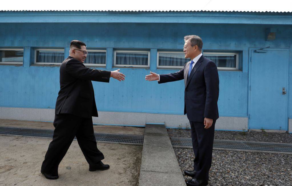 Примирение века – Кореи поладили, а США попросят на выход?
