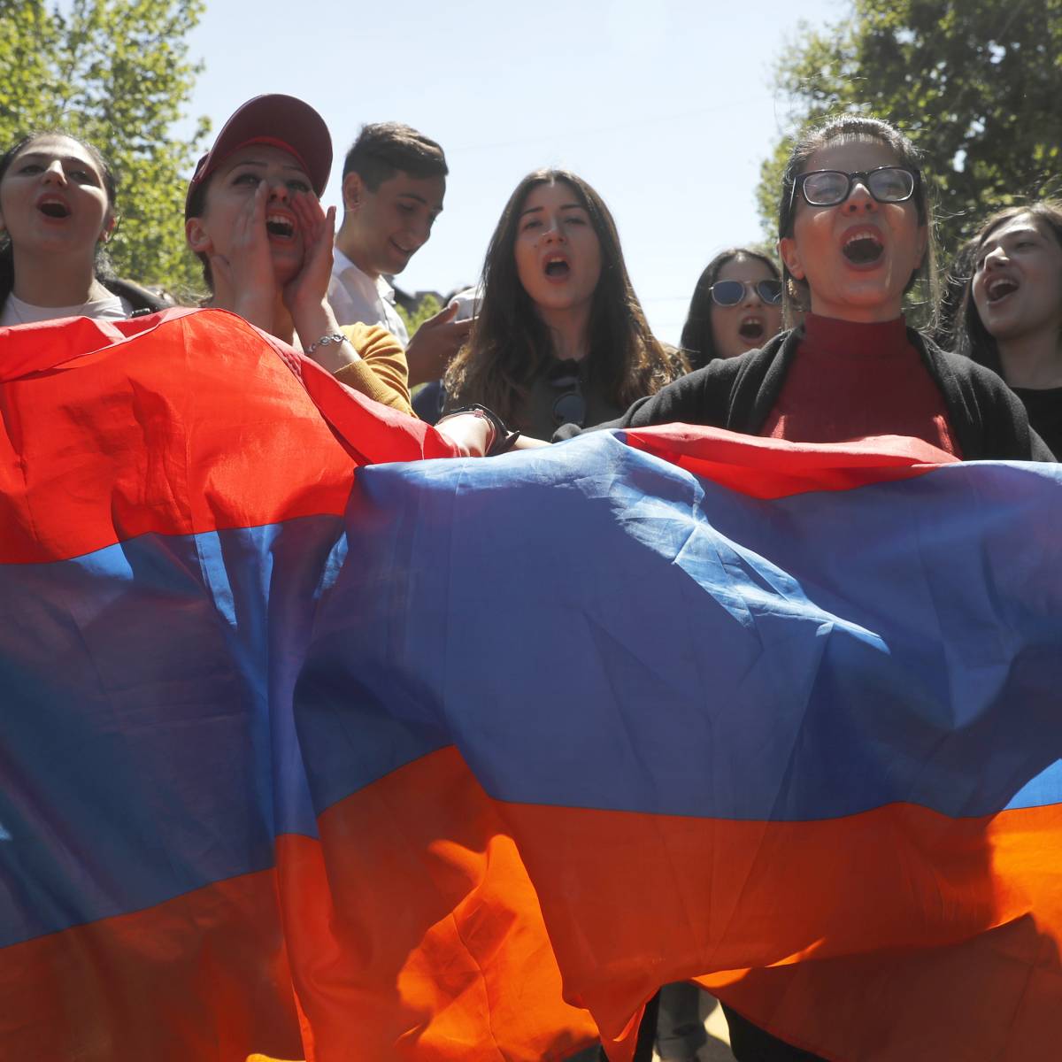 Правящая партия Армении признала ошибку монополизации власти