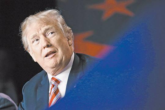 Почему Трамп то грозит России, то извиняется? Почему Трамп то грозит России, то извиняется?