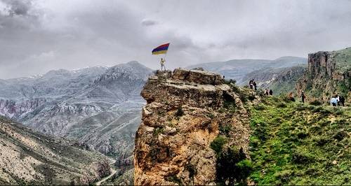 Кризис в Армении обостряет карабахский вопрос