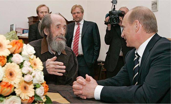 Солженицын: трагедия триумфа. Он сдох, взойдя на политический олимп России Солженицын: трагедия триумфа. Он сдох, взойдя на политический олимп России