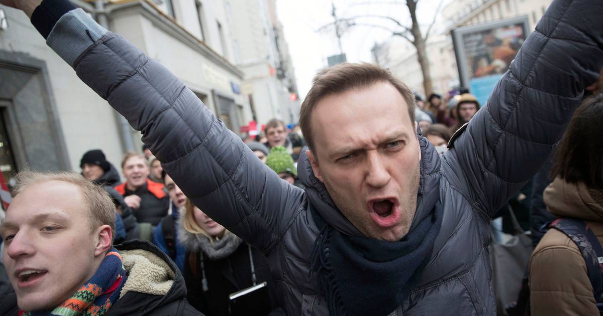 Навальный готовится подставить своих сторонников на Тверской