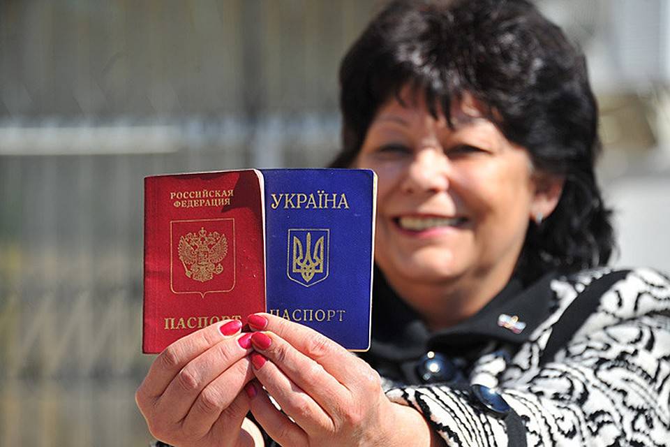 Киев заберет паспорта у тех, кто живет на «оккупированных» землях