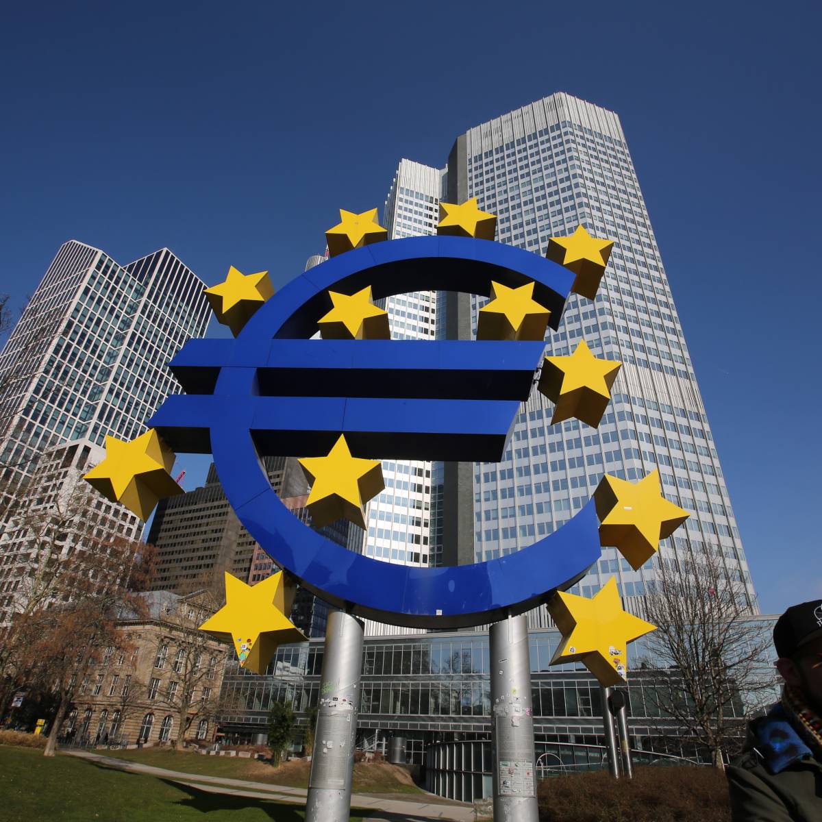 ЕС рассмотрит новые санкции против России из-за выборов президента в Крыму