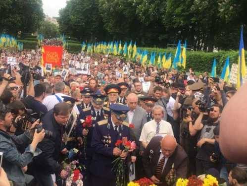 Украина празднует Победу. Нацисты в бешенстве