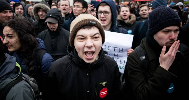 За вовлечение подростков в несогласованные митинги будут наказывать