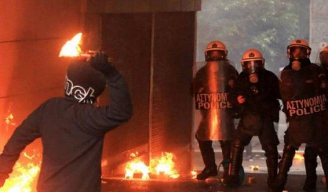 Греция: Анархисты объявили властям войну