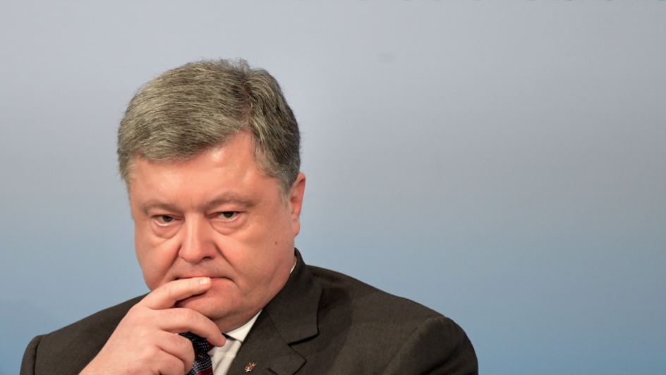 Порошенко передумал лишать крымчан украинского гражданства