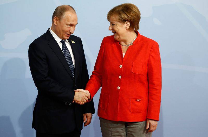 Меркель в гостях у Путина: говорить они будут о текущем, а думать о Евразии