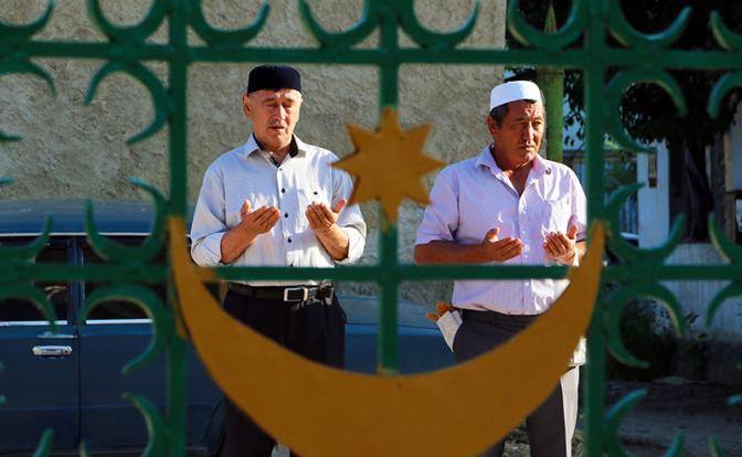 Порошенко отдает Крым татарам и вводит особый режим