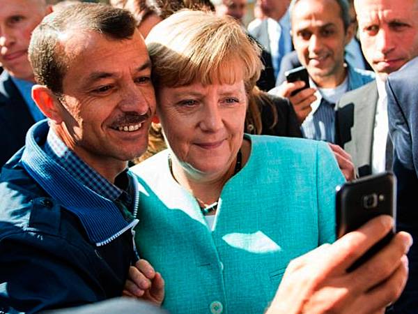 Скандал с мигрантами: в Германии подали в суд на канцлера Ангелу Меркель