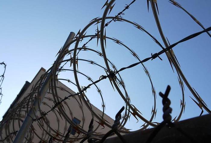 Власти Черногории хотят поставить забор с колючей проволокой на границе с Албанией