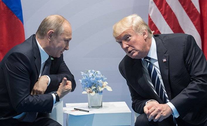 Bloomberg: Трамп толкает мир в руки Путина Bloomberg: Трамп толкает мир в руки Путина