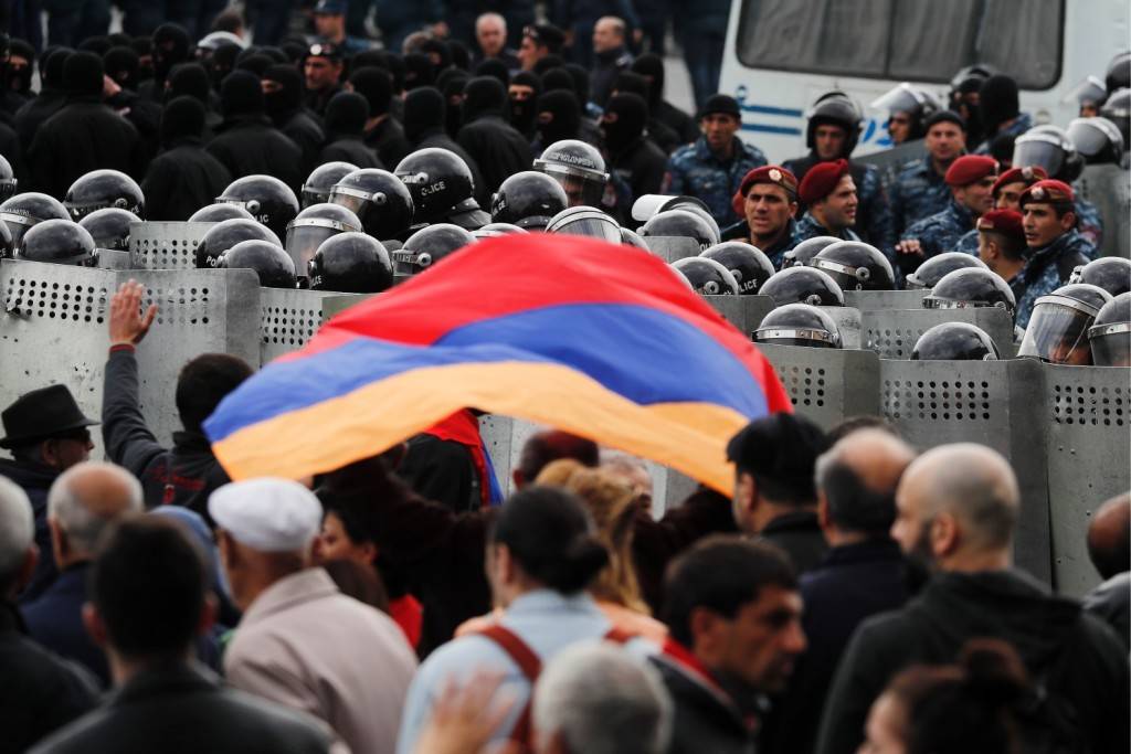 Отставки по собственному желанию в Армении будут зависеть от планов старой