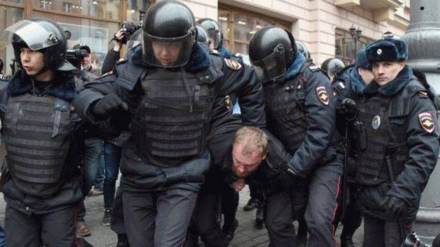 Власть на Украине уходит к полиции