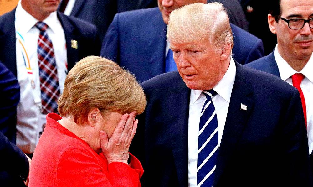 Международный скандал: Трамп со злости запустил в Меркель горсть конфет