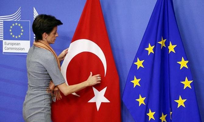 Оскорбленная невинность: почему Турция переиграла ЕС