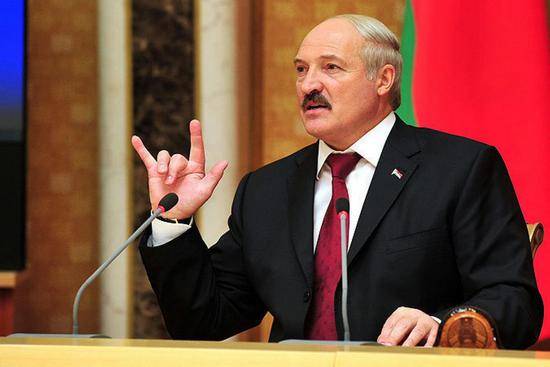 Двойная игра Лукашенко против России?
